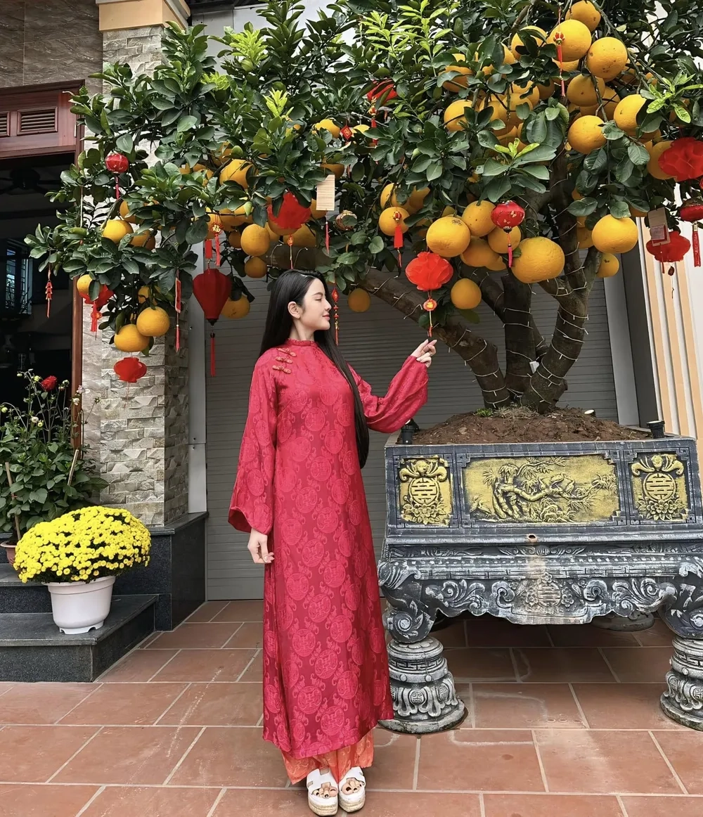 Dân mạng nghi vấn Chu Thanh Huyền có con riêng không