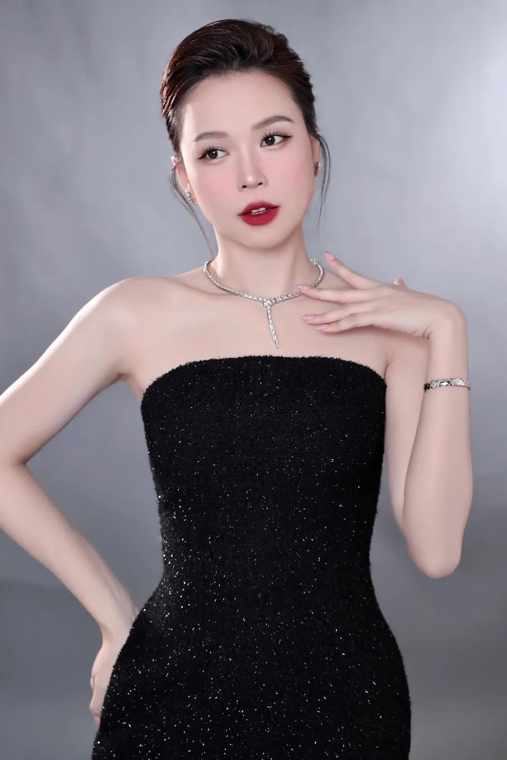 Người chồng bí ẩn trong diễn viên Sam kết hôn với ai