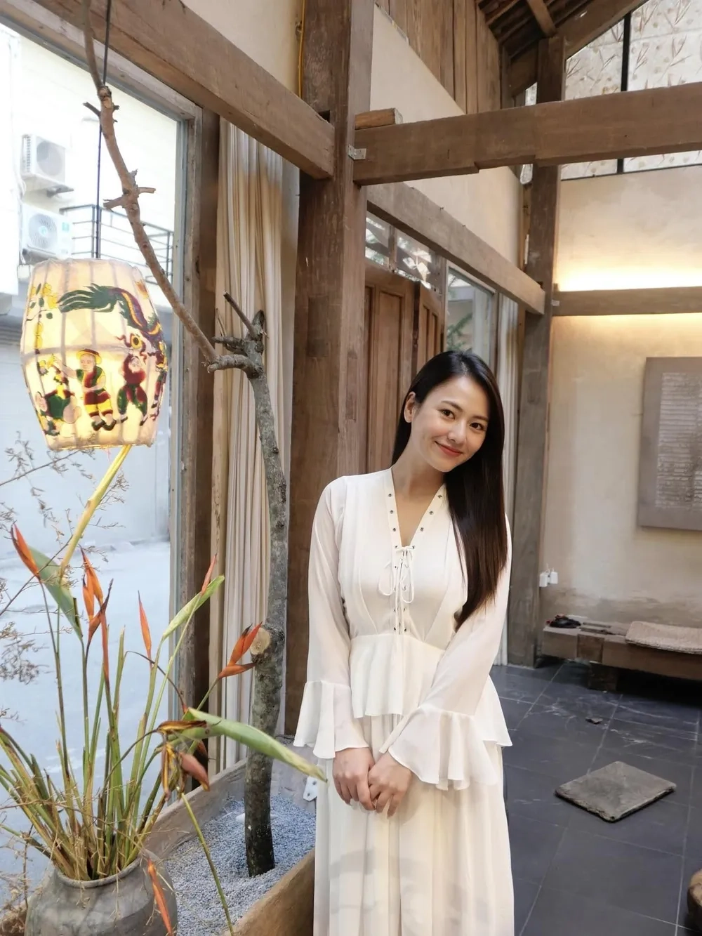 Danh tính thật của chồng diễn viên Việt Hoa