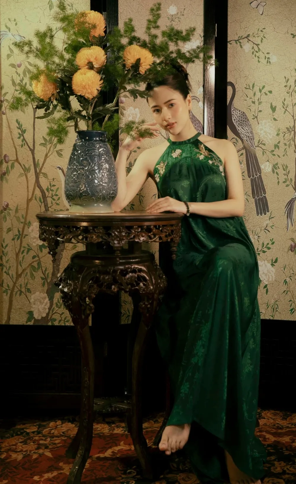 Góc ảnh đời thường của hình ảnh diễn viên Việt Hoa