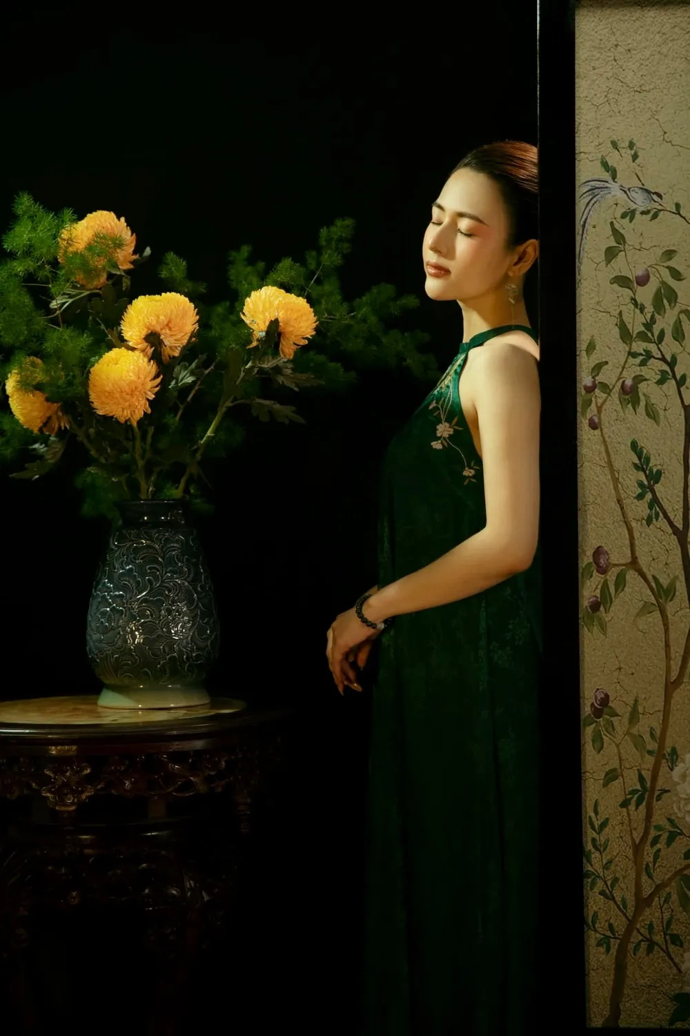 Danh tính bí ẩn của chồng của diễn viên Việt Hoa là ai