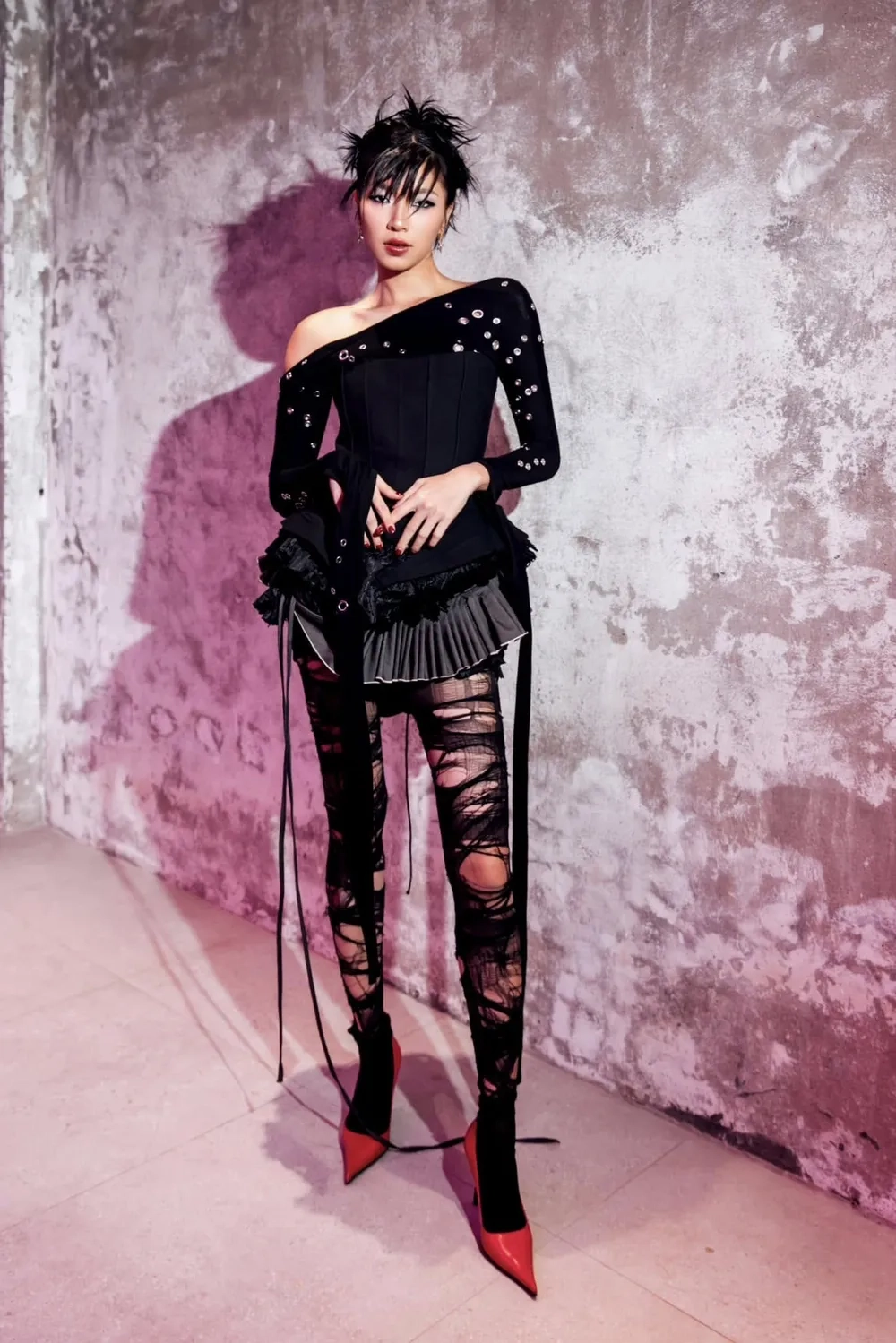 Tỏa sáng rực rỡ tại Đồng Ánh Quỳnh The Face