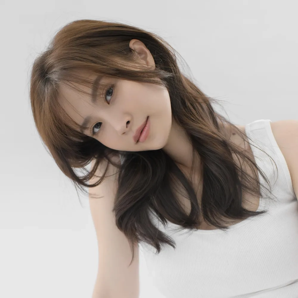 Vinh danh tại chương trình Đông Nhi Làn Sóng Xanh