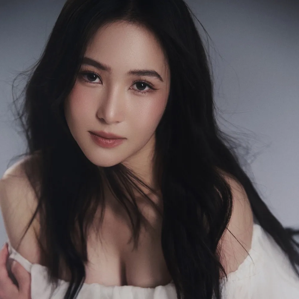 Cảm xúc dâng trào với đi trong Hương Tràm karaoke