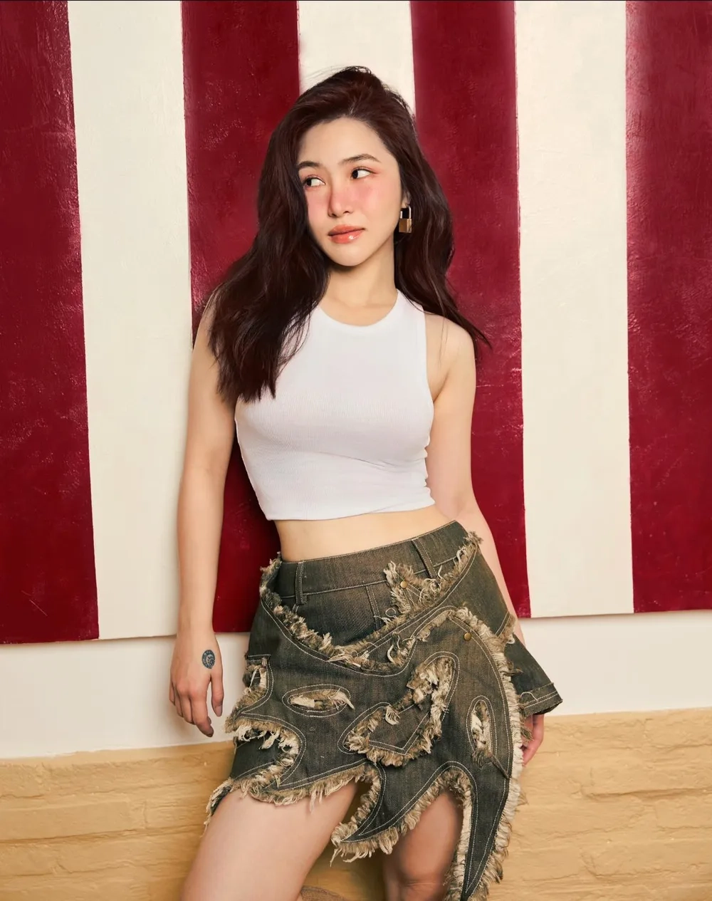 Thông tin chính xác về ca sĩ Hương Tràm sinh năm bao nhiêu