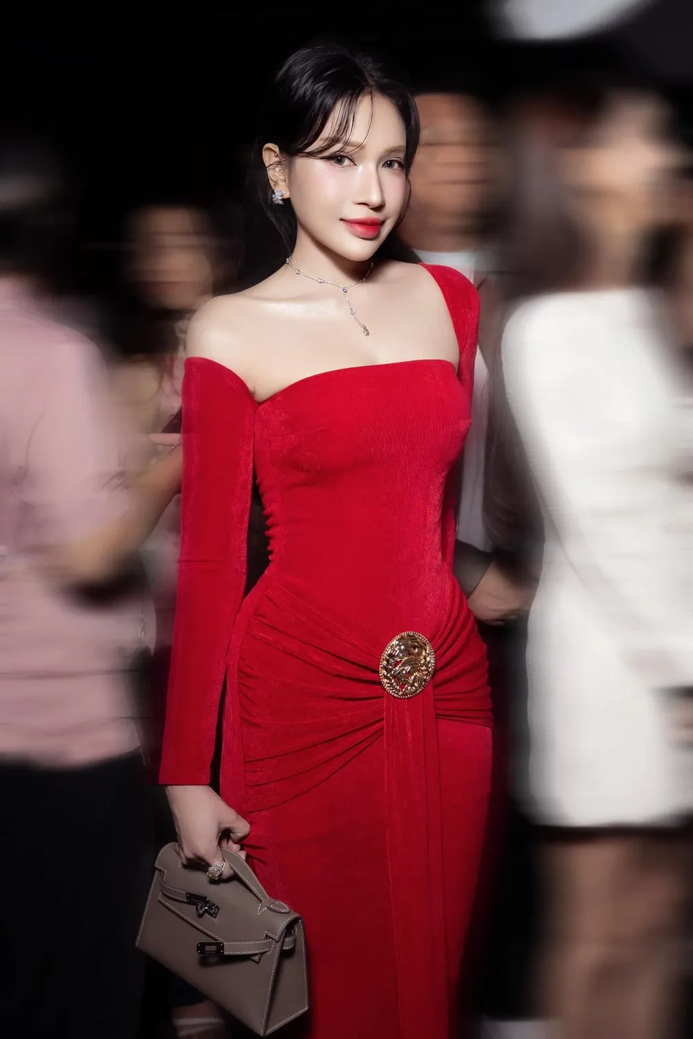 Giải mã tuổi thật từ Khả Như sinh năm mấy