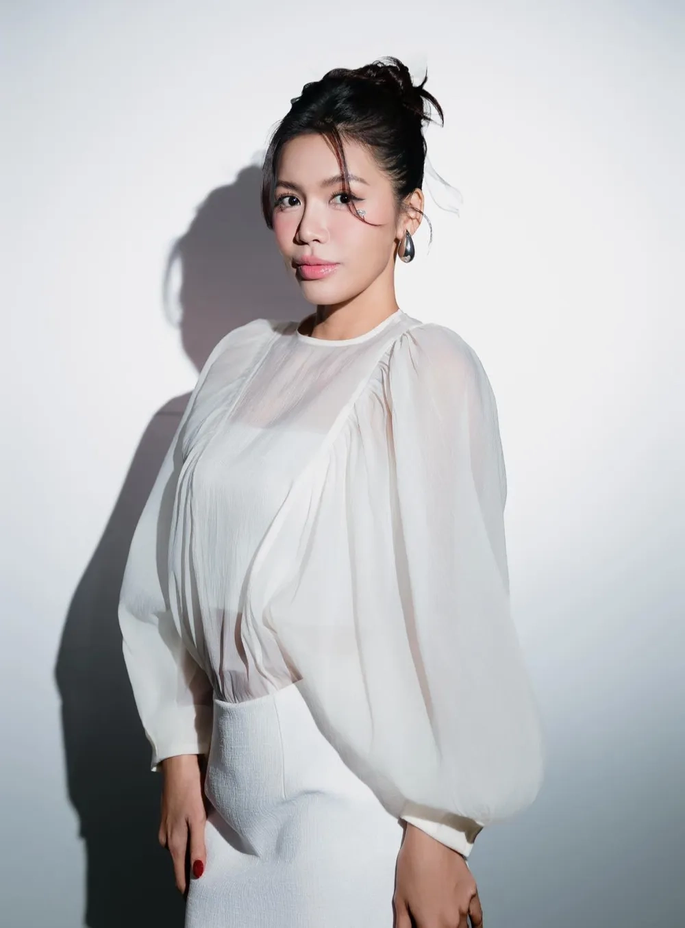 Tuổi thật gây bất ngờ Minh Tú bao nhiêu tuổi