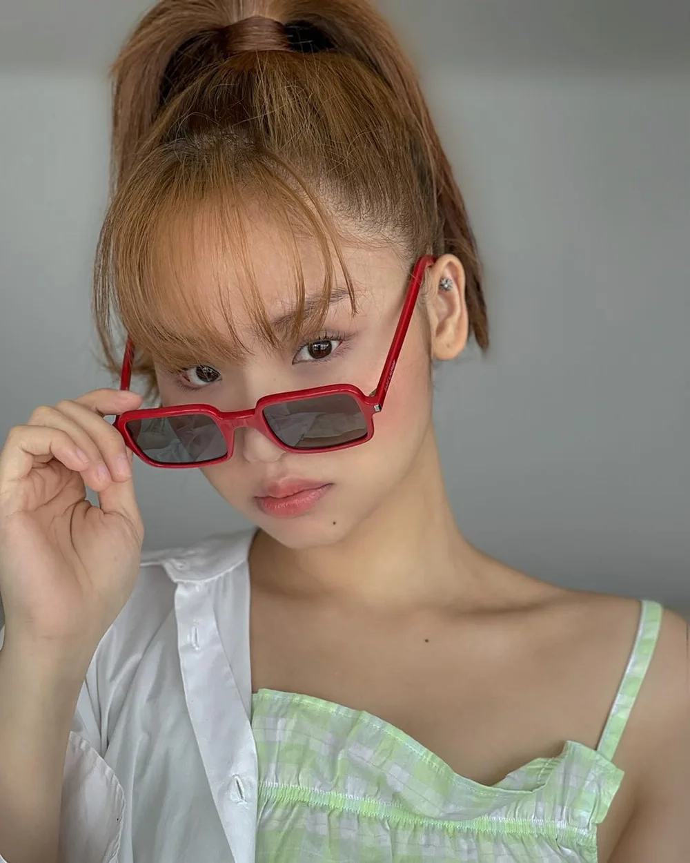 Lời nhạc nhẹ nhàng trong lời bài hát Miu Lê mình yêu từ bao giờ