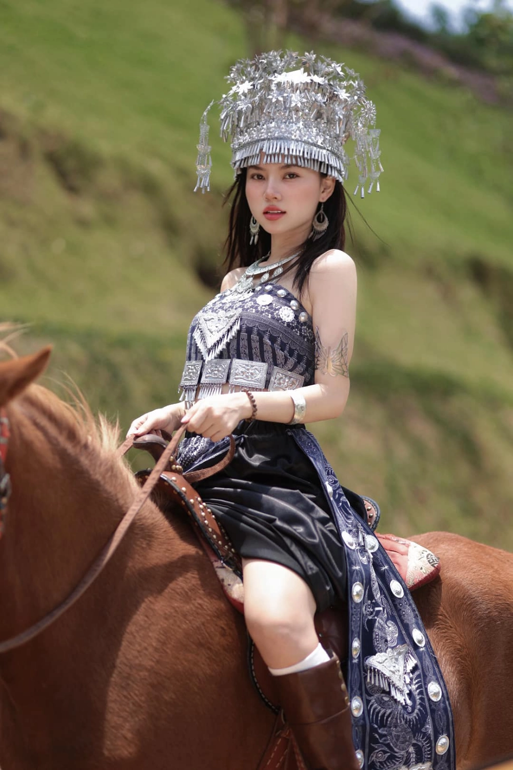 Mãn nhãn với sân khấu Đi giữa trời rực rỡ Ngô Lan Hương live