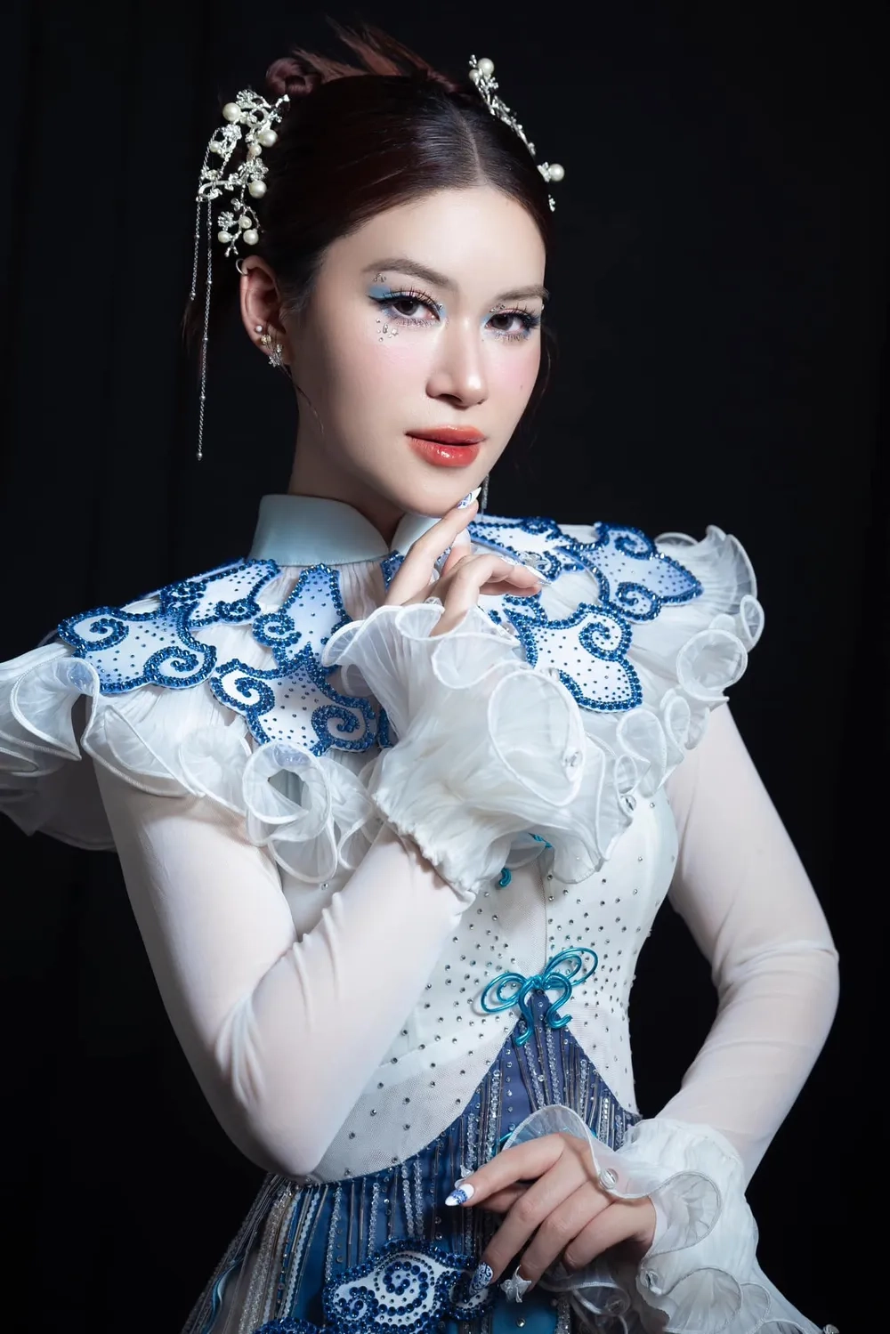 Bùng nổ hình ảnh Ngọc Thanh Tâm chị đẹp đạp gió rẽ sóng