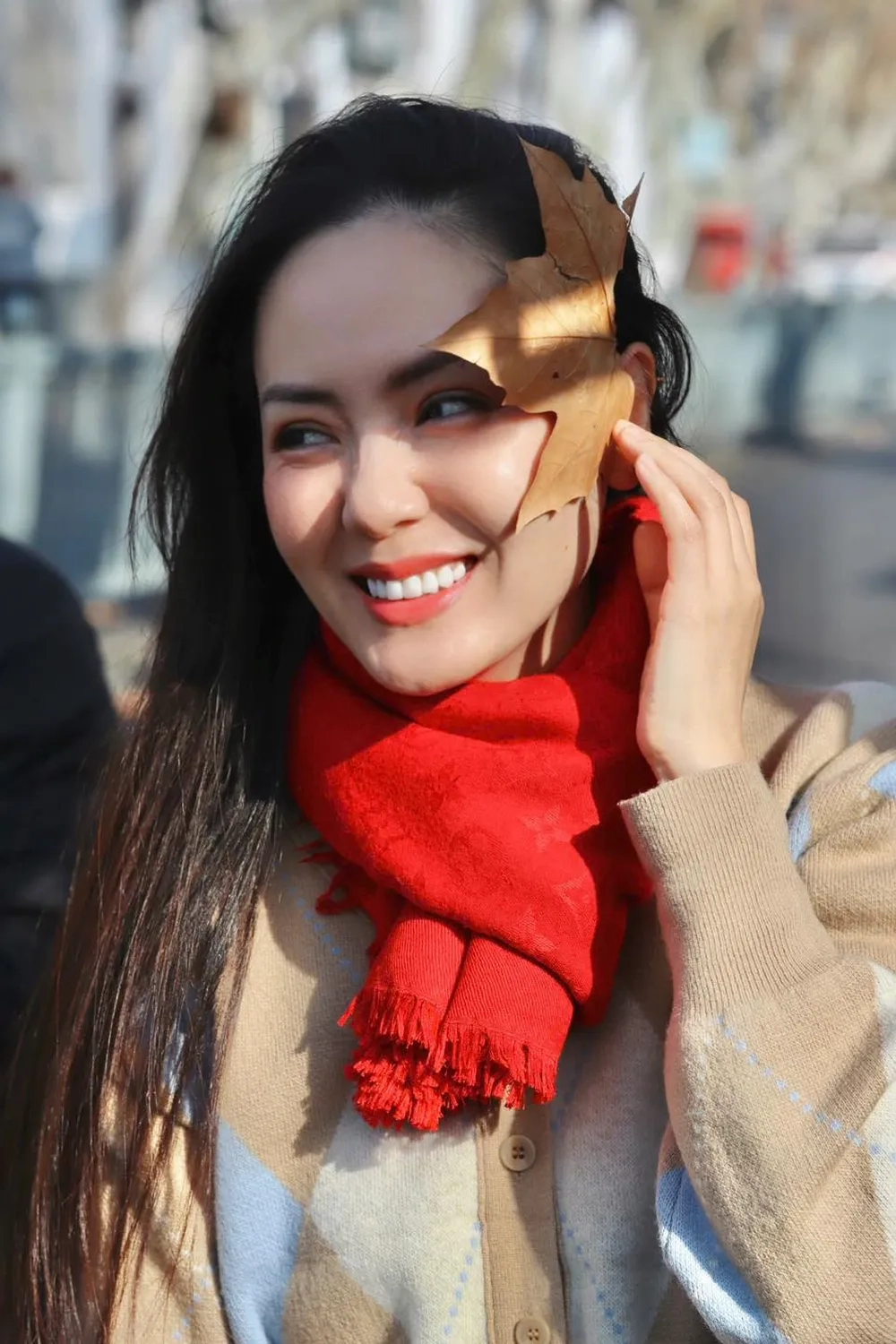 Cộng đồng mạng hỏi Phương Linh tuổi là bao nhiêu