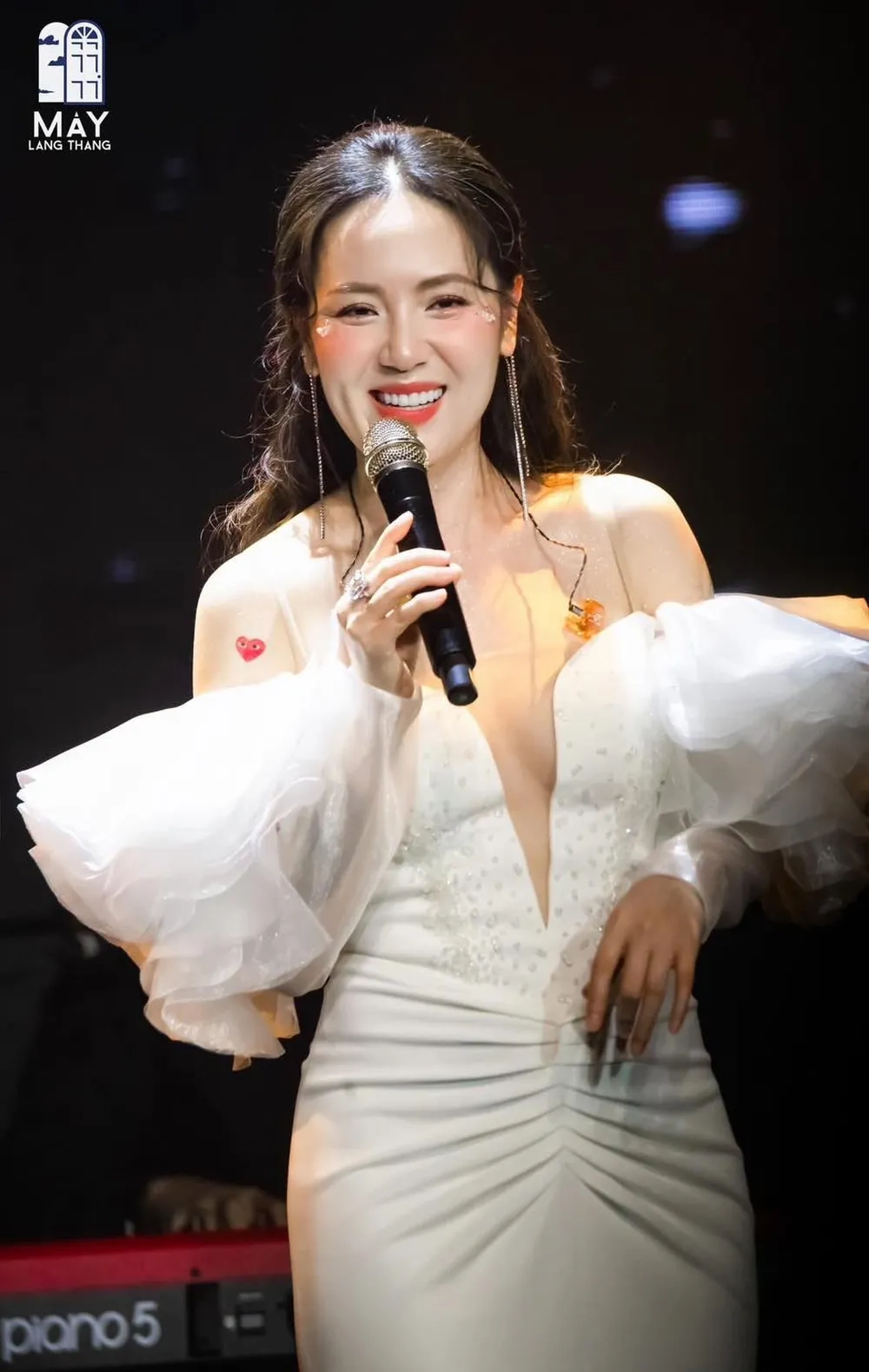 Nốt cao chạm đến trái tim Phương Linh hát