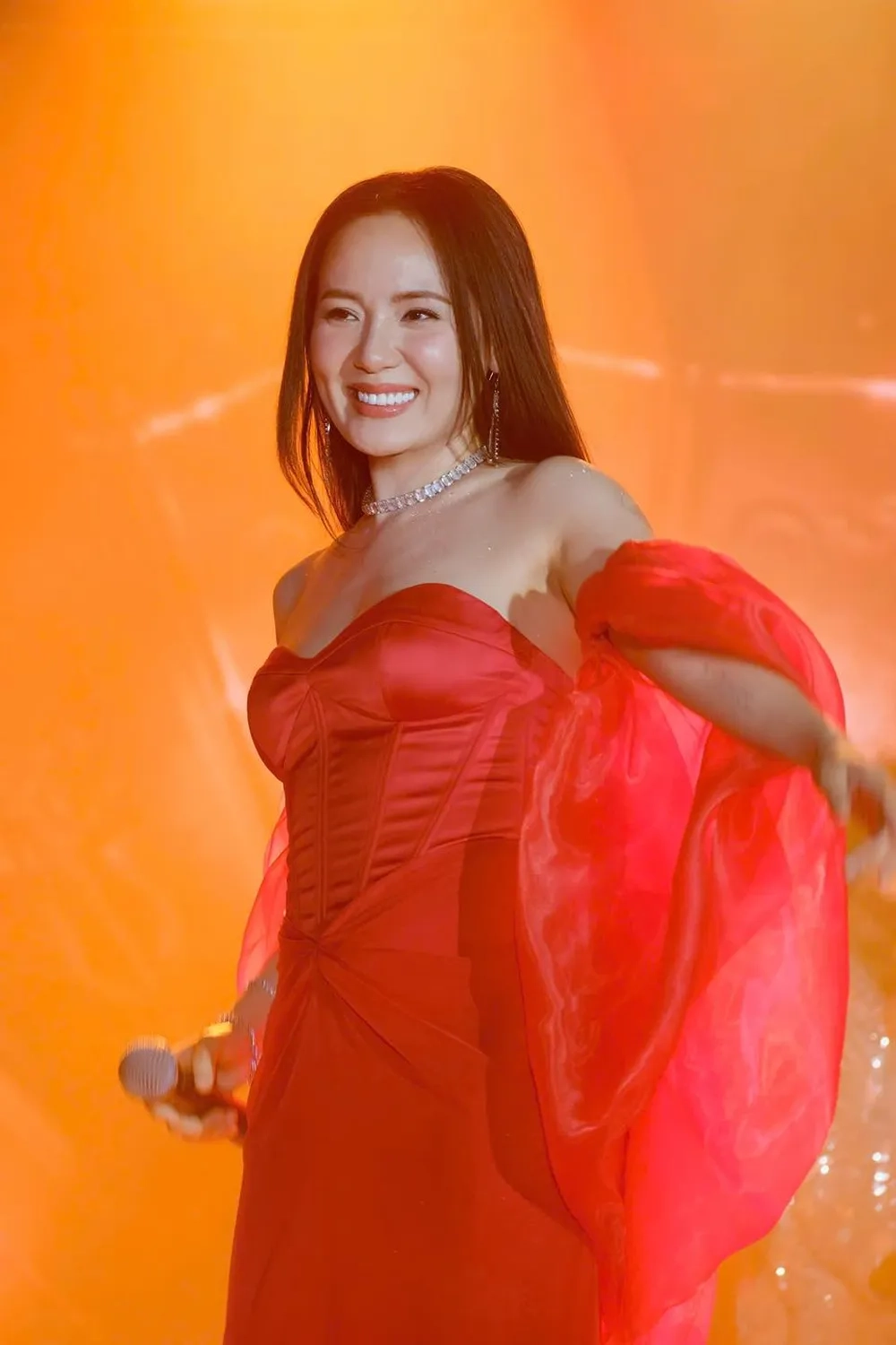 Lặng người theo từng giai điệu Phương Linh anh cứ đi đi