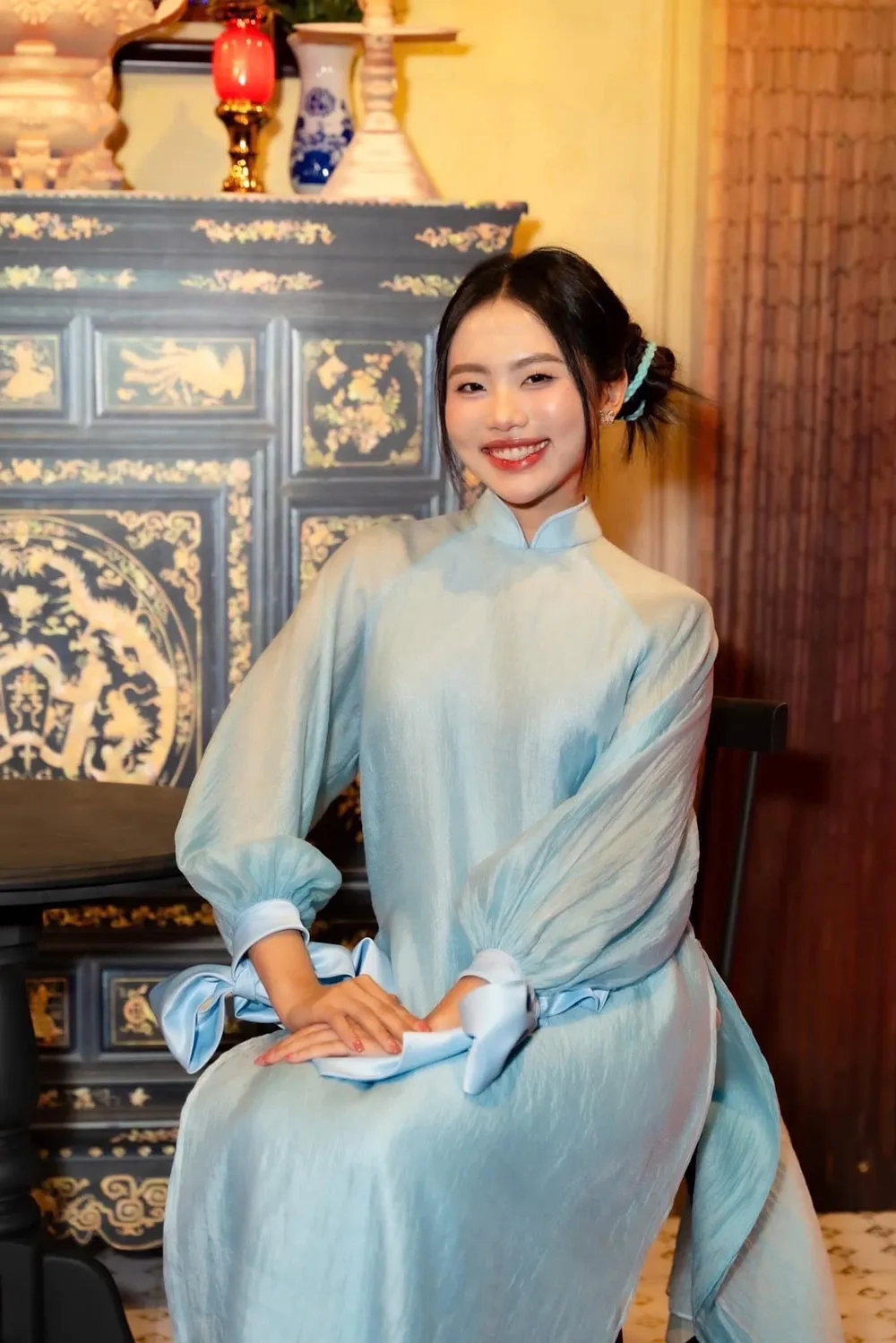 Người hâm mộ tìm kiếm Phương Mỹ Chi sinh năm nào