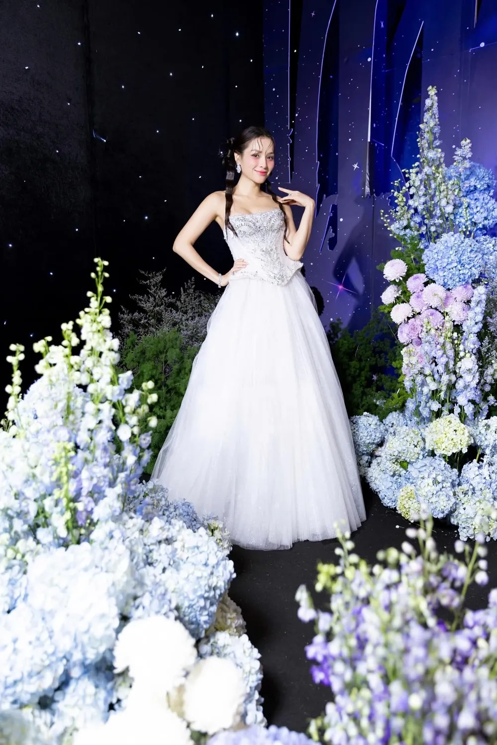 Tin đồn gây xôn xao về Phương Trinh Jolie phẫu thuật