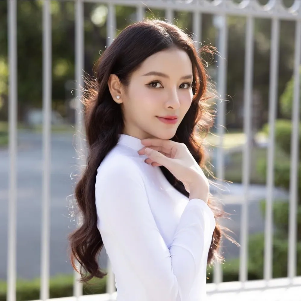 Tin đồn thẩm mỹ gây tranh cãi Phương Trinh Jolie thẩm mỹ