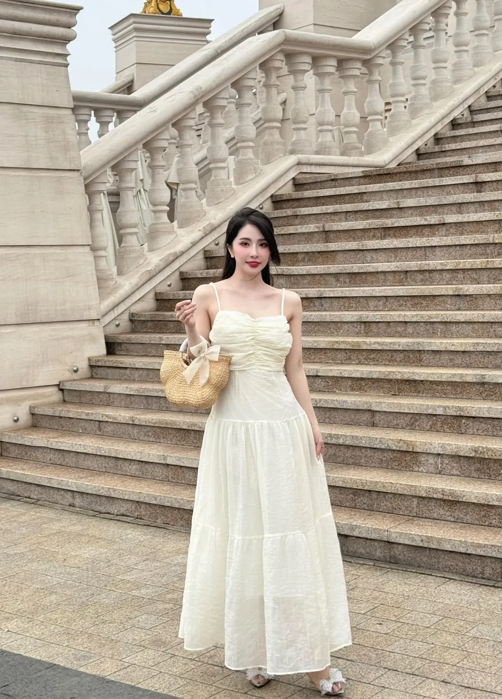 Gây ấn tượng với hình ảnh Quỳnh Nga chị đẹp gợi cảm