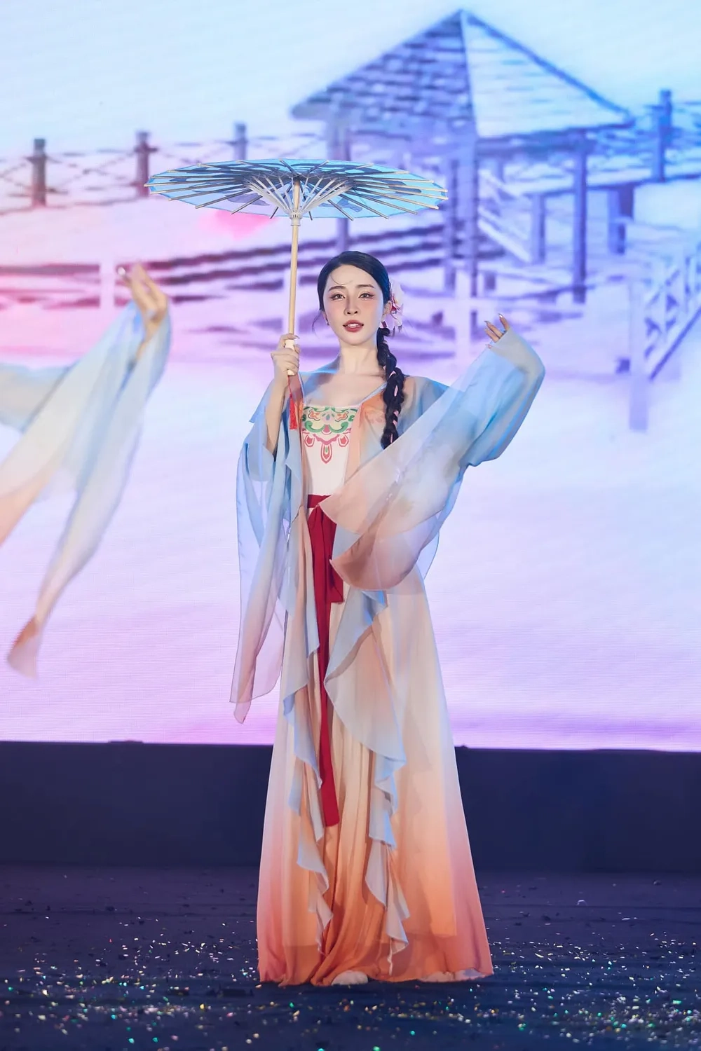 Giao lưu cùng fan qua Quỳnh Nga Facebook