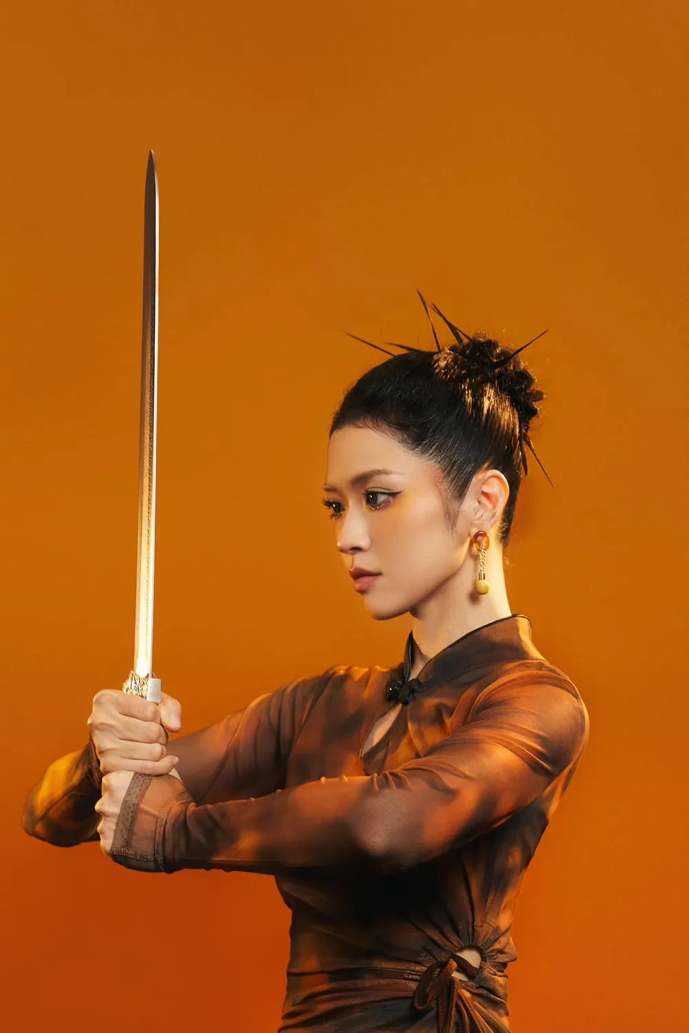 Hé lộ tuổi thật của Suni Hạ Linh bao nhiêu tuổi