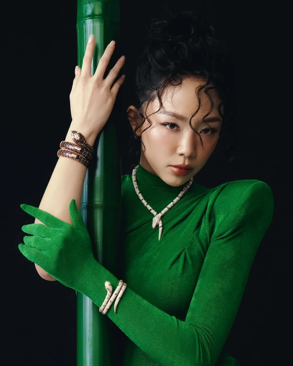 Cùng đoán tuổi thật của Tóc Tiên tuổi