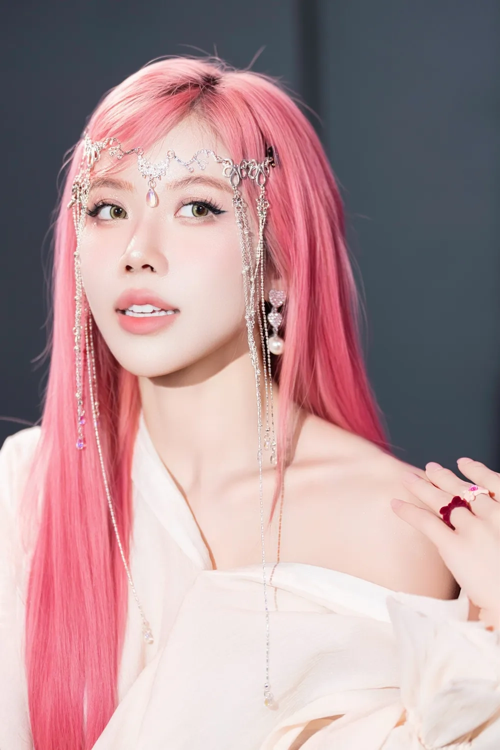 Ngắm nhìn ảnh Trang Pháp với phong cách thời thượng