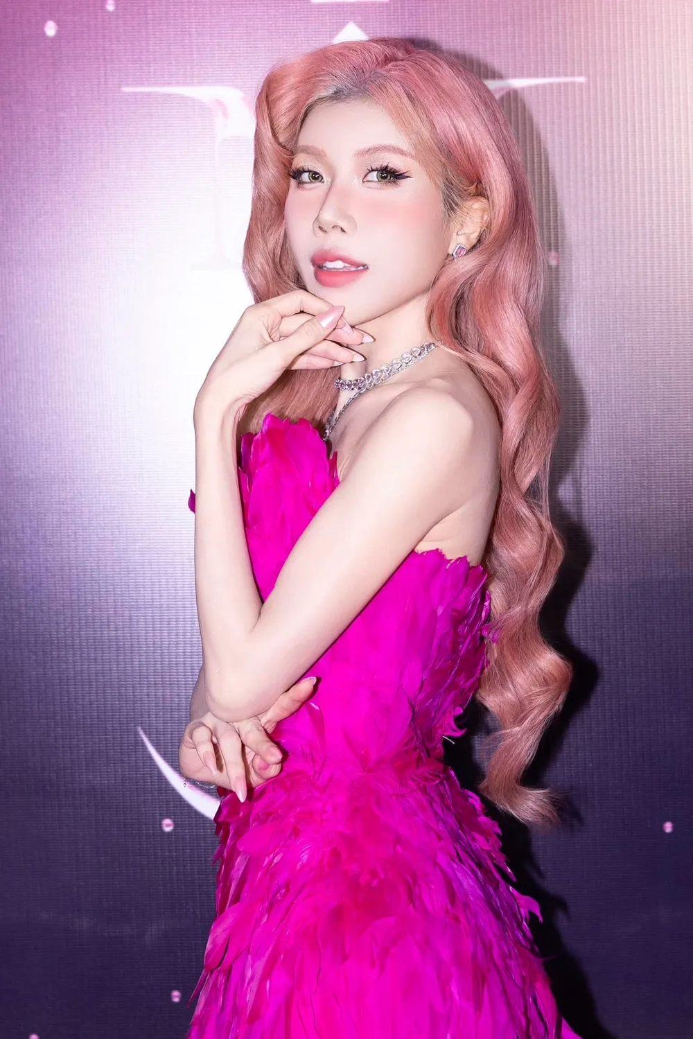 Vẻ đẹp ngút ngàn khiến ai cũng gọi Trang Pháp chị đẹp