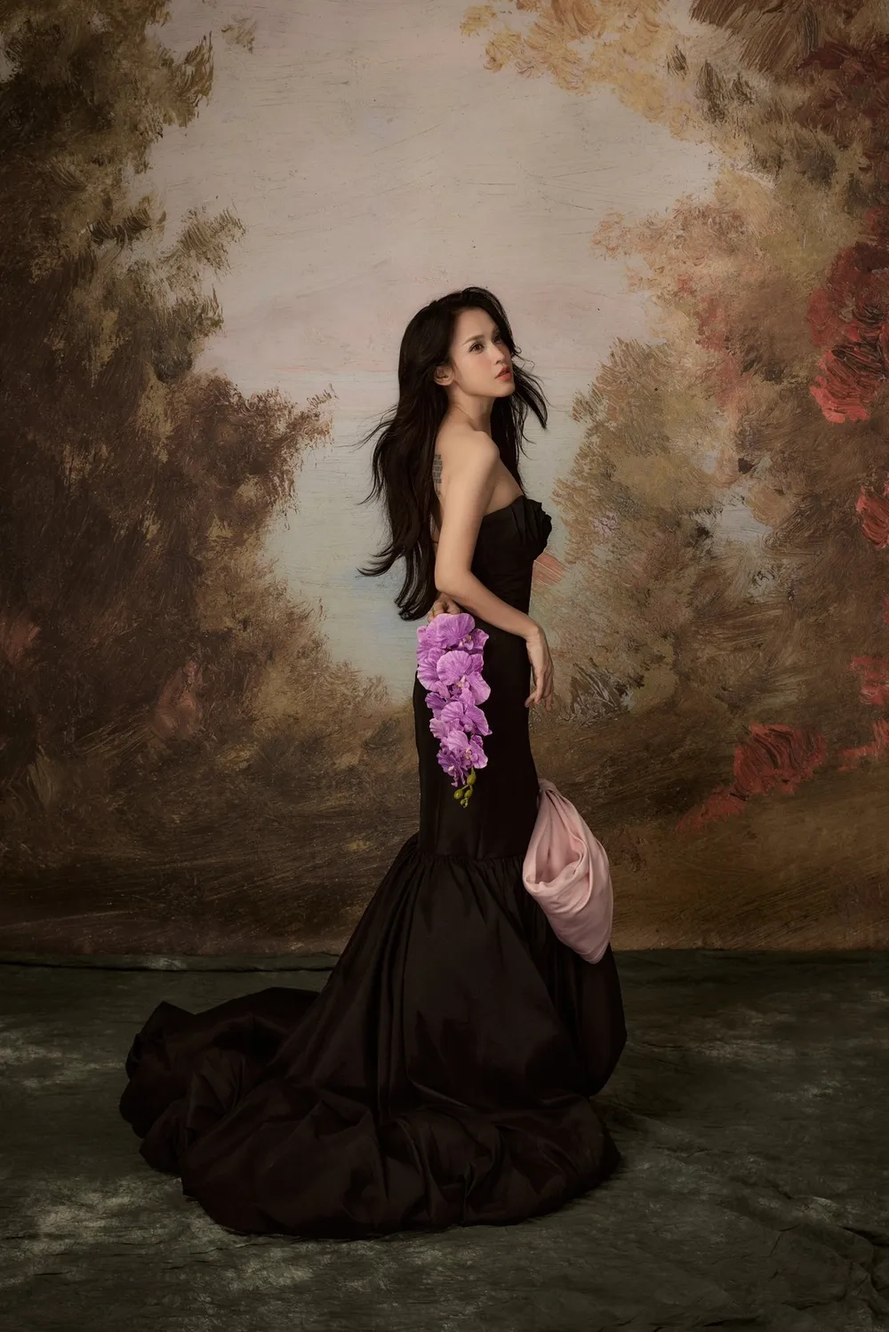 Trở lại rực rỡ cùng Tú Vi chị đẹp đạp gió rẽ sóng