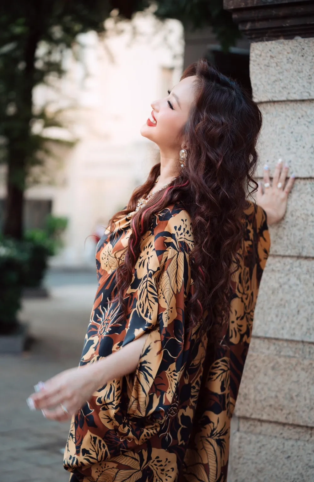 Bản lĩnh phụ nữ hiện đại trong chị đẹp Vân Hugo