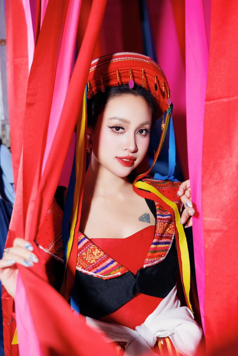 Số đo đáng ngưỡng mộ của Vân Hugo chiều cao