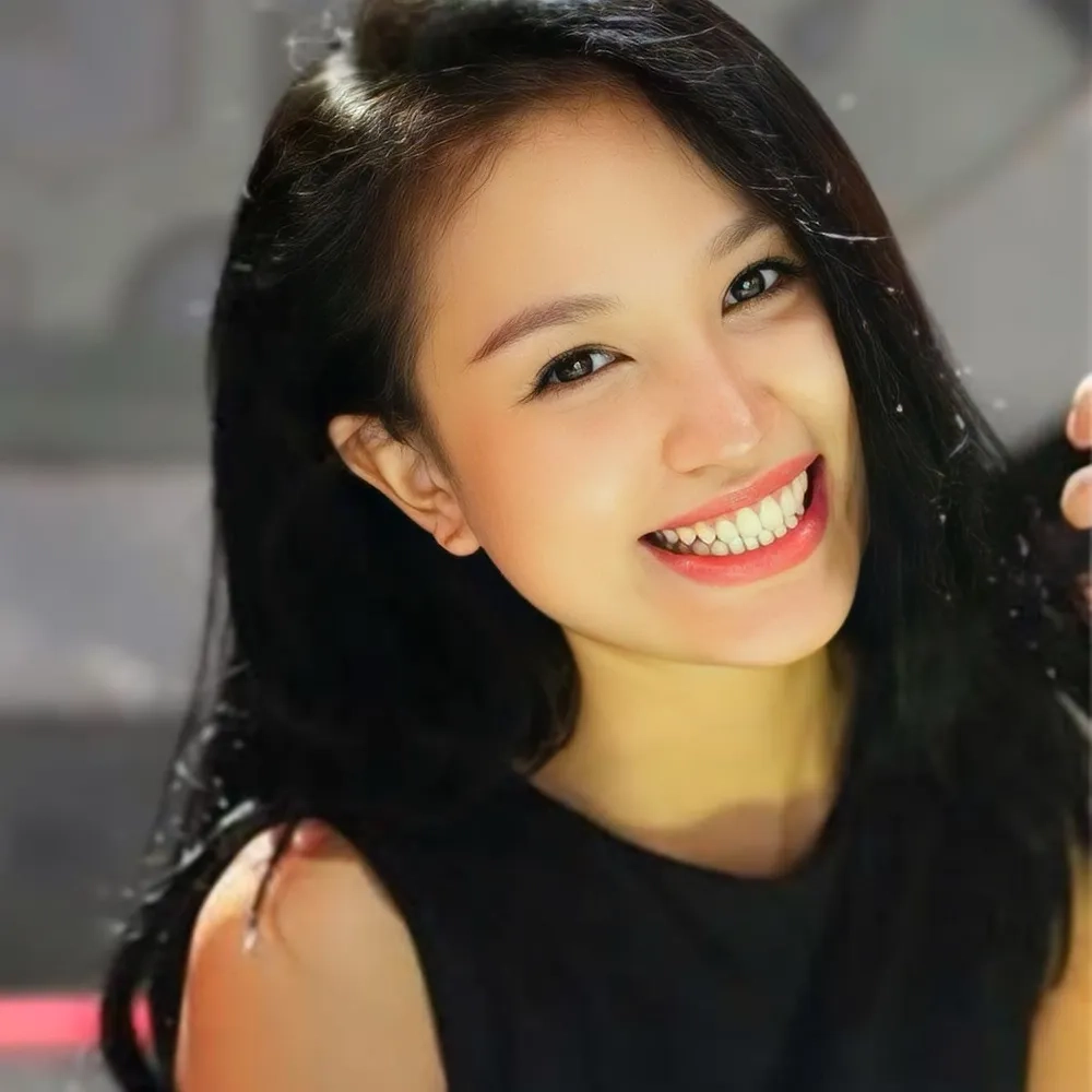 Lật lại quá khứ với câu hỏi Vân Hugo sinh năm nào