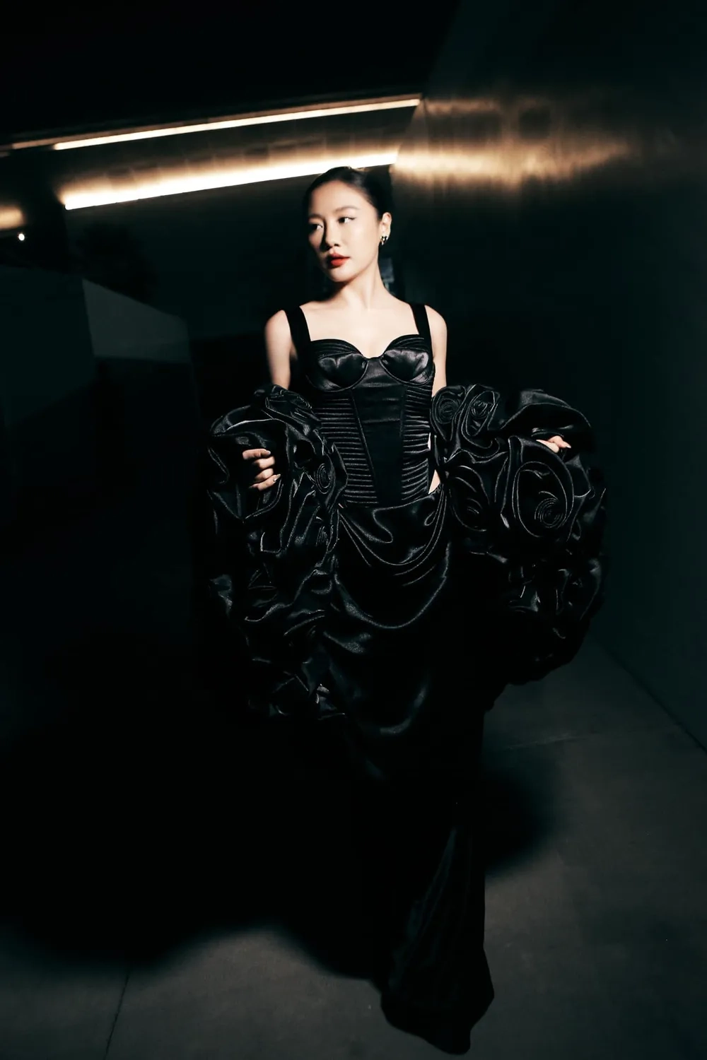 Nhiều người thắc mắc Văn Mai Hương là ai