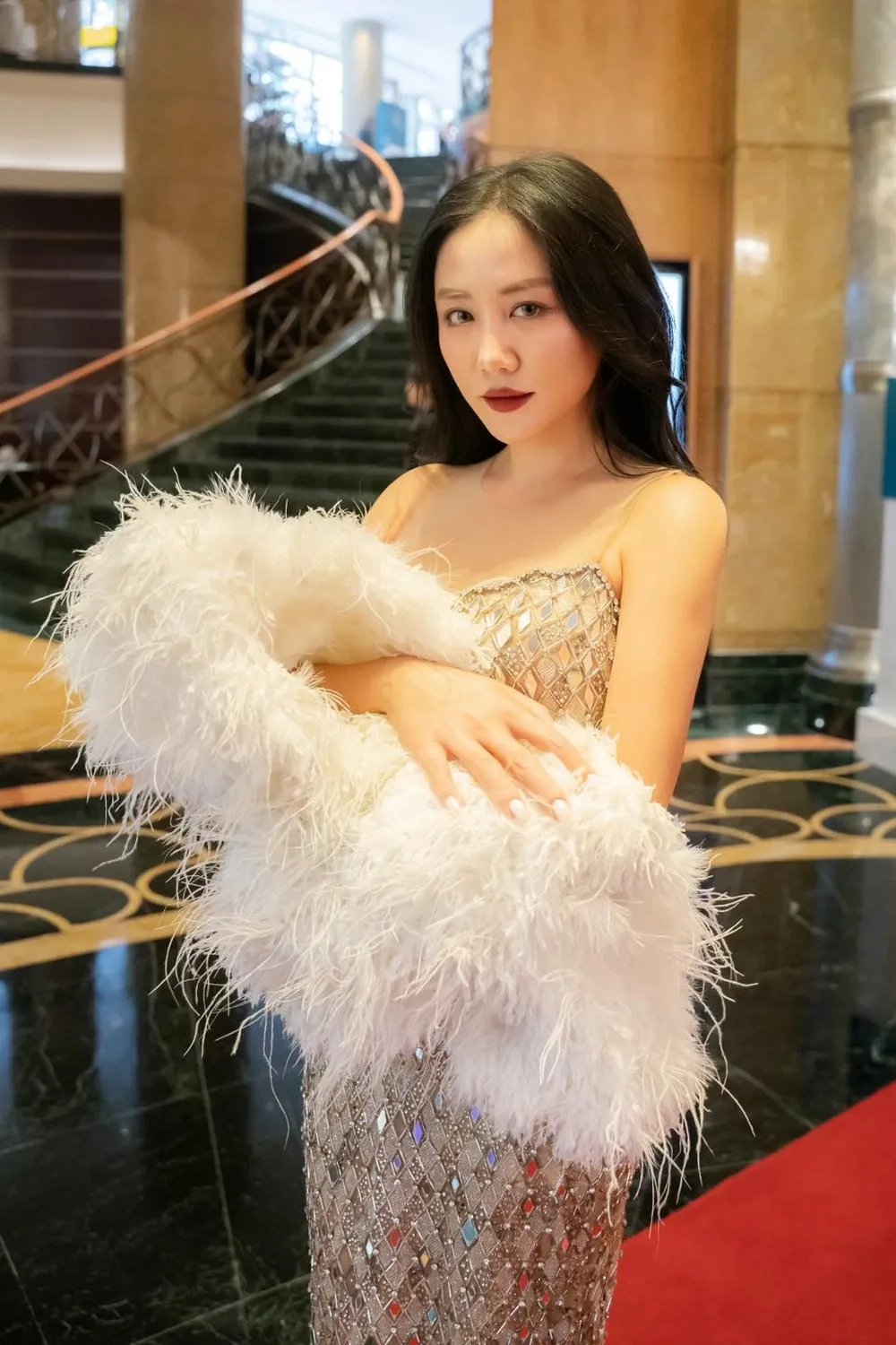 Cộng đồng bàn tán về Văn Mai Hương phốt