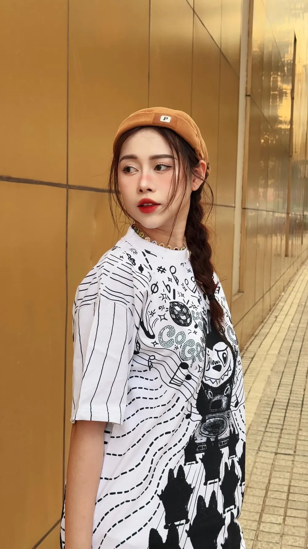 Những gì chưa ai biết về quá khứ Việt Phương Thoa