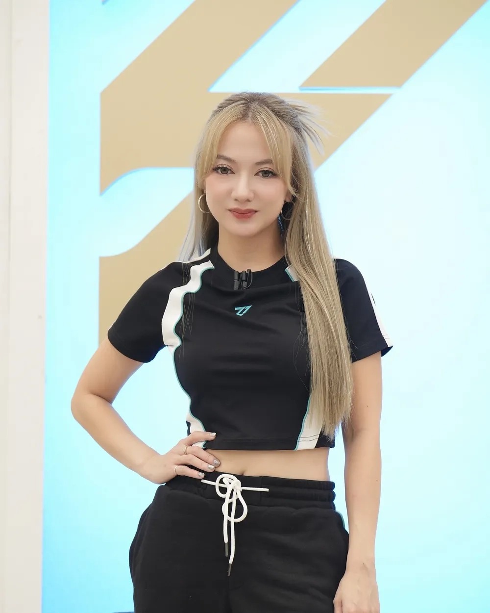 Chiều cao thật sự của Xuân Nghi khiến fan bất ngờ