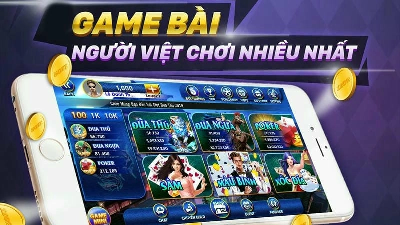  Người chơi hào hứng tham gia game đổi thưởng trên điện thoại.