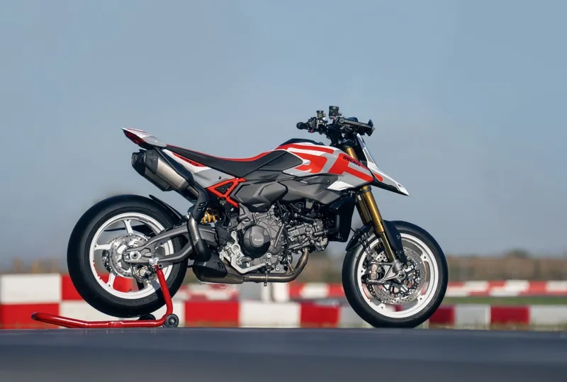 Ducati monster+ 2026 nhập khẩu mang đến trải nghiệm khác biệt