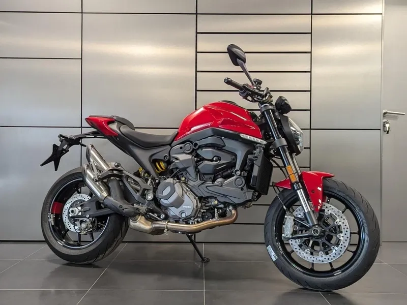 Hình ảnh ducati monster+ 2026 tại Việt Nam đầy phong cách