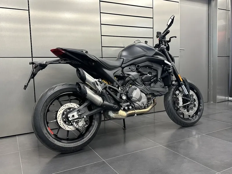 Cảm nhận ducati monster+ 2026 công suất tối ưu trên mọi cung đường