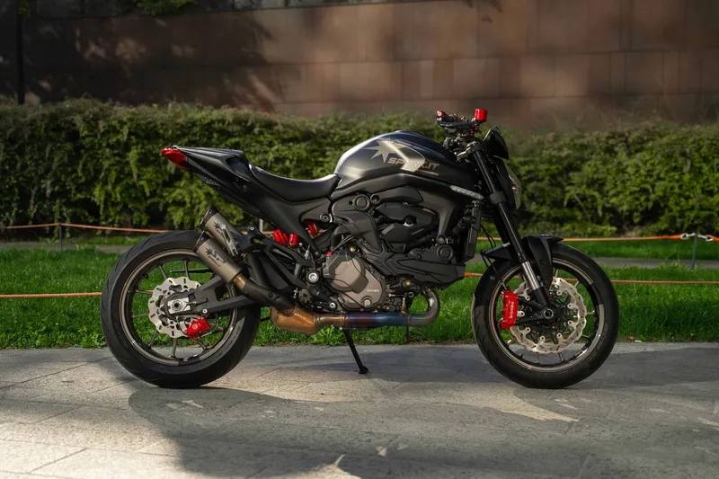 Xem ducati monster+ 2026 phù hợp ai và dành cho người mê tốc độ