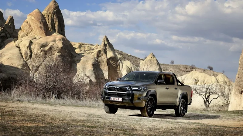 Toyota Hilux 2026 gây chú ý với Toyota Hilux cena hấp dẫn