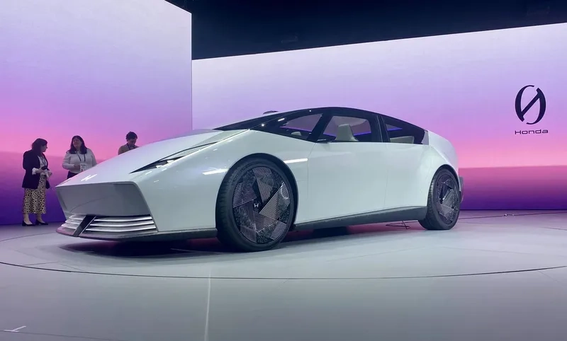 Hình ảnh honda 0 saloon nổi bật với thiết kế thời thượng