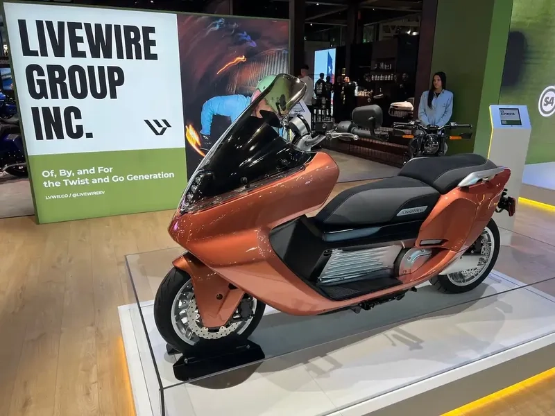 LiveWire S2 Maxi Scooter so sánh xe điện khác