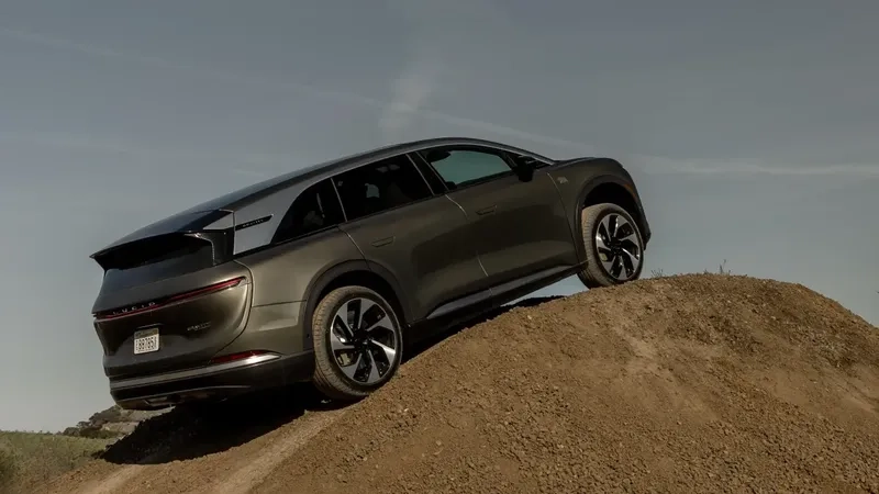 Trải nghiệm Lucid Gravity suv điện mạnh mẽ sang trọng