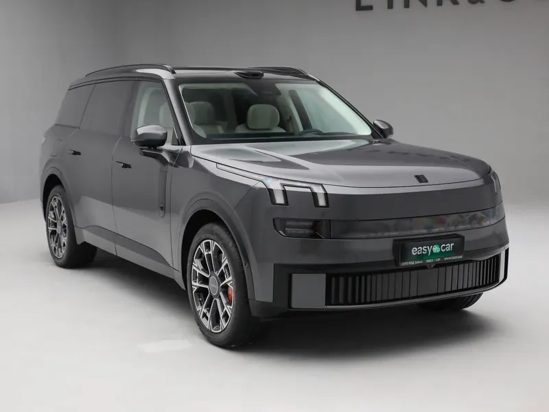 Sức mạnh vận hành từ Lynk & Co 900 động cơ