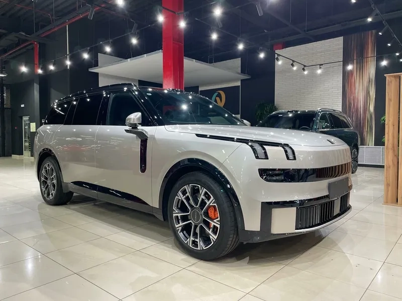 So kè Lynk & Co 900 so sánh đối thủ cùng phân khúc