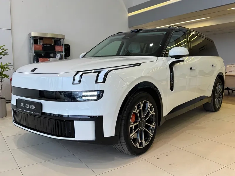 Bố trí rộng rãi của Lynk & Co 900 chỗ ngồi