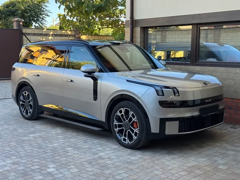 Lynk & Co 900 mẫu xe sang trọng dẫn đầu xu hướng mới