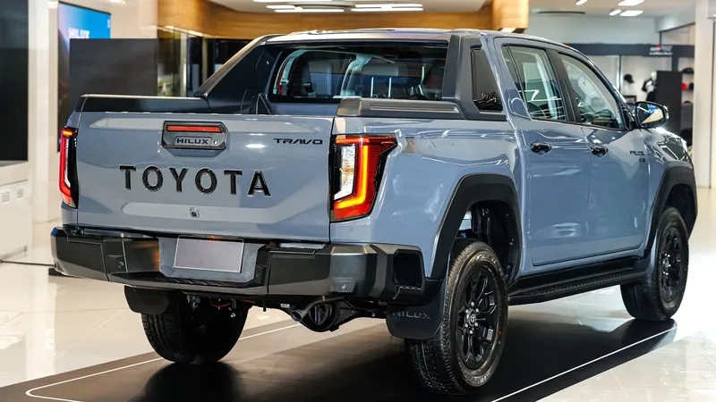 Toyota Hilux 2026 sở hữu thông số kỹ thuật ấn tượng