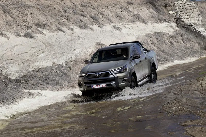 Toyota Hilux 2026 được đánh giá cao về độ bền