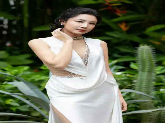 Ngắm ảnh diễn viên Minh Khuê với phong cách đầy cuốn hút